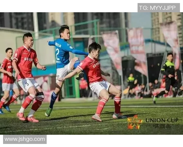 广州足球队在总决赛积分榜上以60分稳居第一名展现强大实力